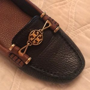 New w/o box navy and brown Tory Burch loafers